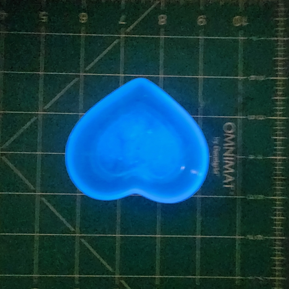 Small glow in the dark heart tray